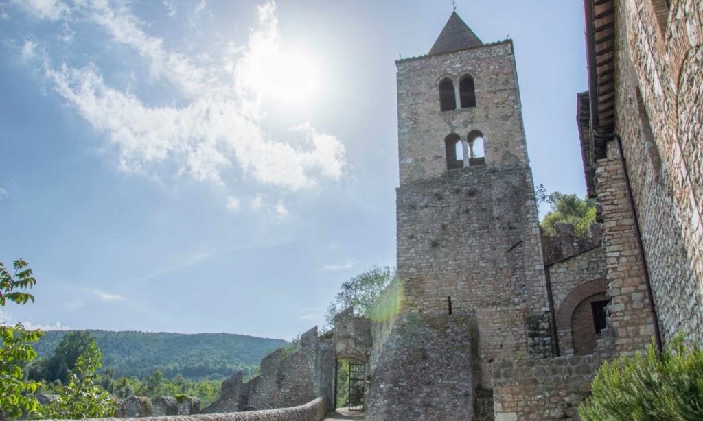 Interno dell'abbazia benedettina di San Cassiano a Narni, particolare della torre campanaria