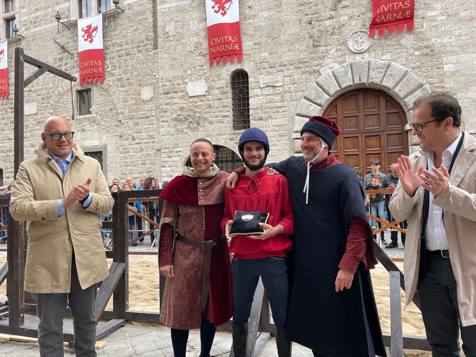 È LUCA PATERNI DEL TERZIERE FRAPORTA A VINCERE LA CORSA ALL’ANELLO STORICA 2023